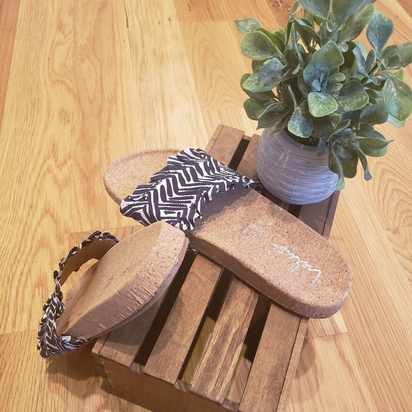 LuLus Lust 4 Life Slide Sandals - Picture 5 of 7